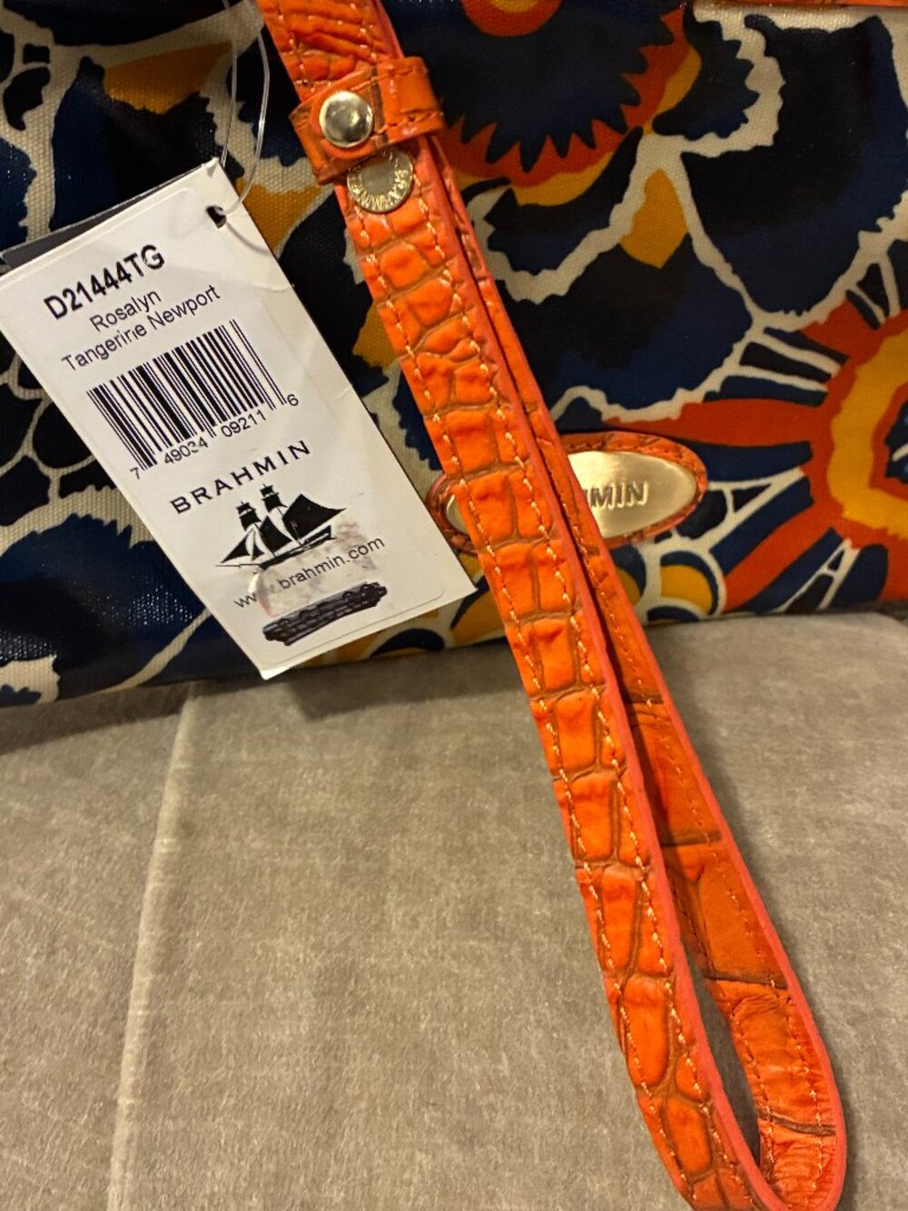 Brahmin~ NWT!!~ Rare Rosalyn Wristlet (Retail: $65) - Picture 5 of 15